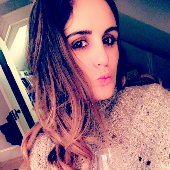 Meet your Posher, Emily - Picture 1 of 1